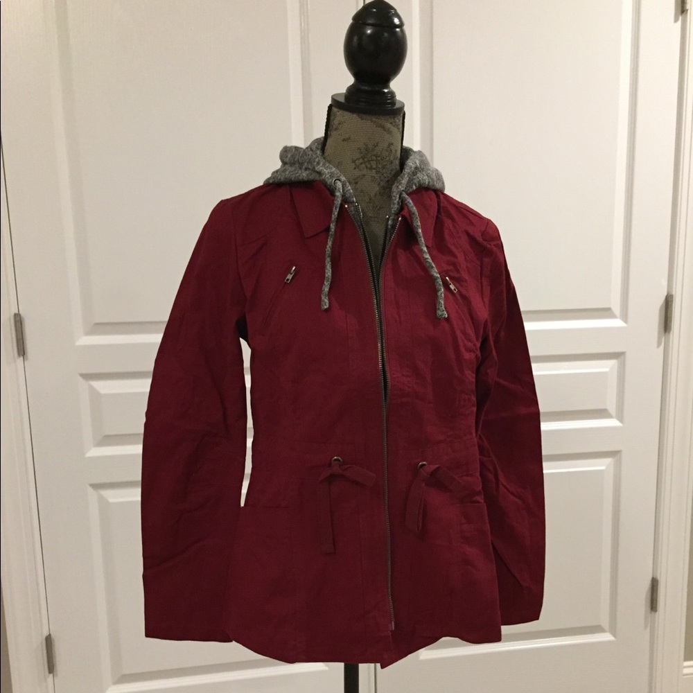 NEW! Lightweight Burgundy Layered Anorak Jacket - Picture 2 of 8